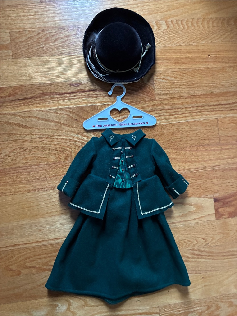 Pleasant Company - American Girl - Felicity Riding Habit and Hat